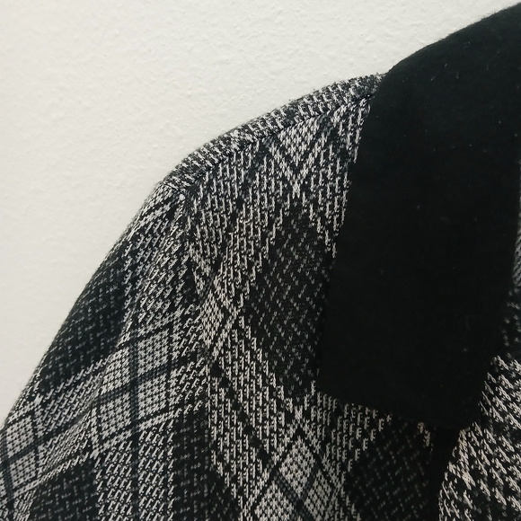VINTAGE Black and Gray Plaid Blouse Size Small Cottage Core - Picture 5 of 5